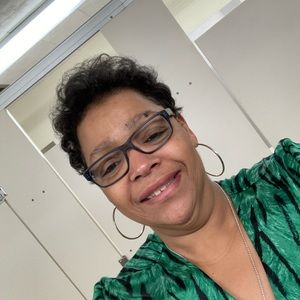 Meet your Posher, Beverly